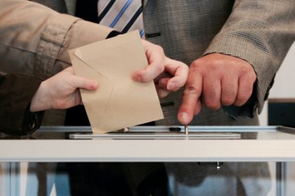 Esercizio del voto a domicilio per elettori affetti da infermità che rendano impossibile l'allontamento dall'abitazione Esercizio del voto a domicilio per elettori affetti da infermità che rendano impossibile l'allontamento dall'abitazione